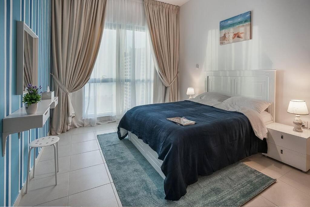 Roomy 3 Bedroom Sea Front Side View Apartment Abu Dhabi
