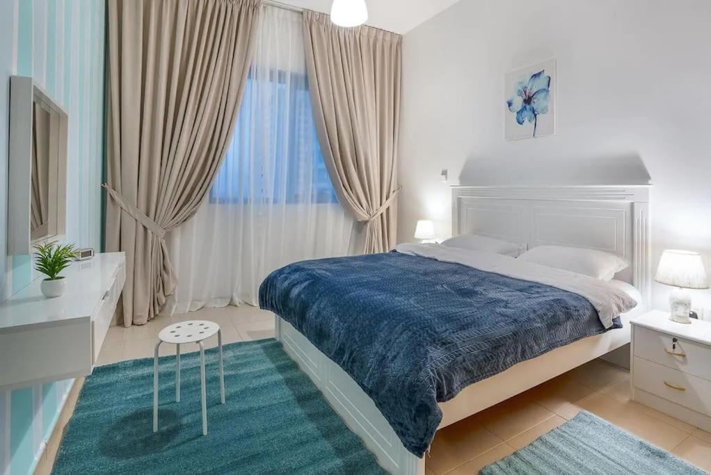 Apartment Roomy 3 Bedroom Sea Front Side View Abu Dhabi