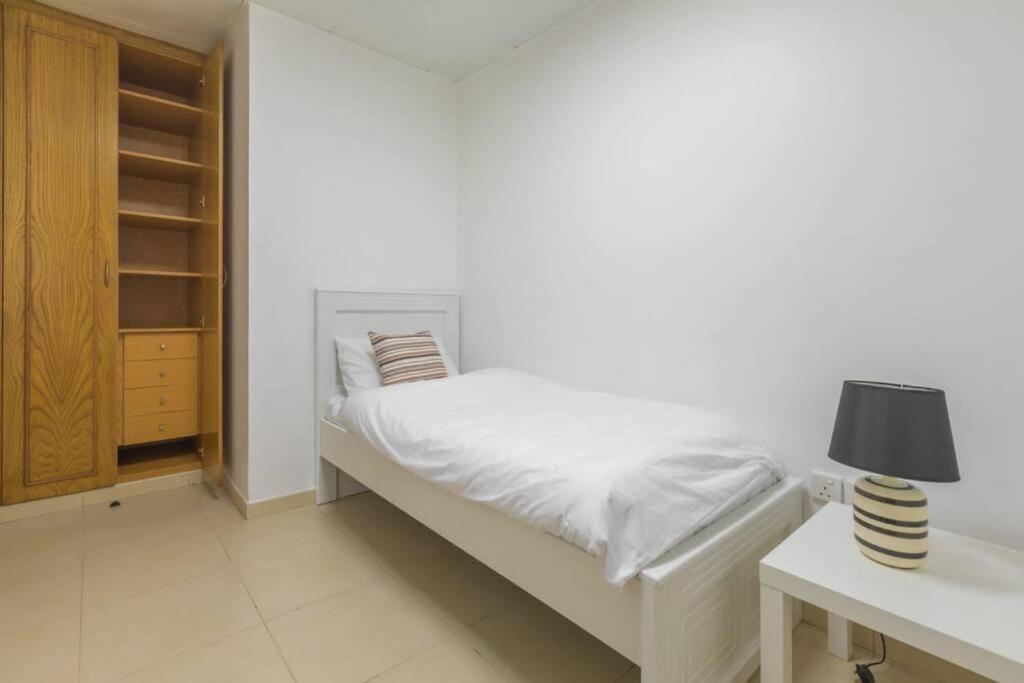 Roomy 3 Bedroom Sea Front Side View Apartment