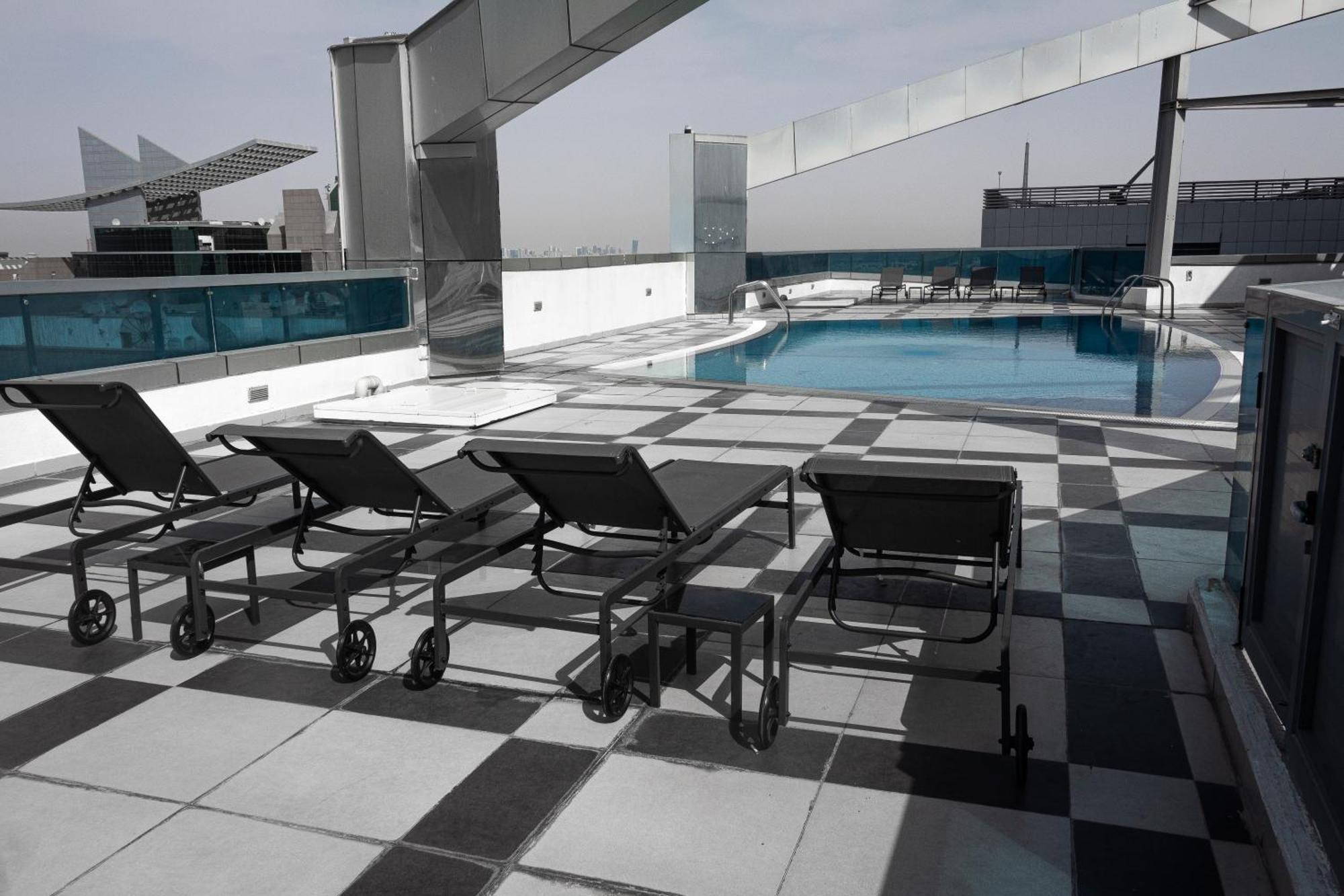 Roomy 3 Bedroom Sea Front Side View Apartment Abu Dhabi